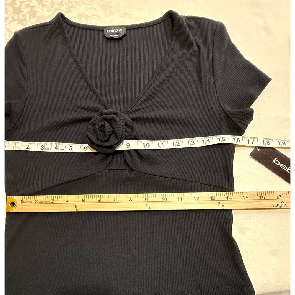 Bebe Rosette Ribbed Top Women Large Black Short Sleeve V-Neck‎ Cutout Front Goth - Picture 7 of 9